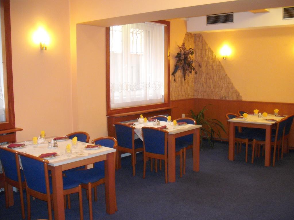 Hotel Forman Mladá Boleslav Екстериор снимка