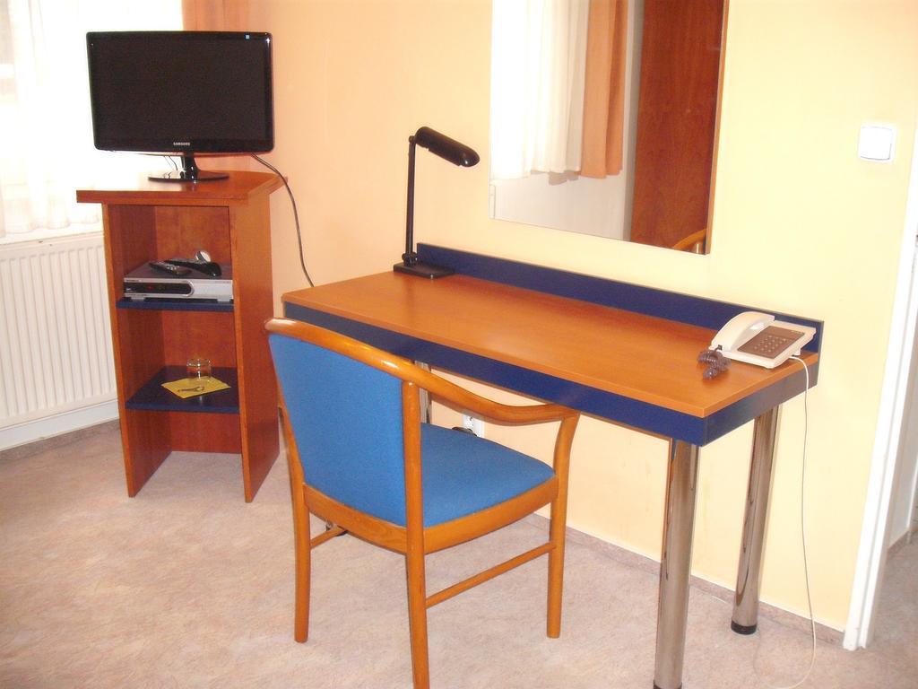 Hotel Forman Mladá Boleslav Стая снимка