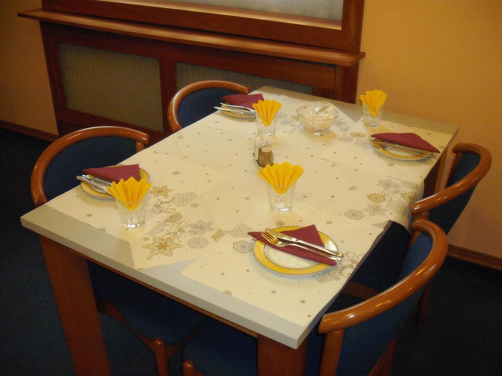 Hotel Forman Mladá Boleslav Екстериор снимка